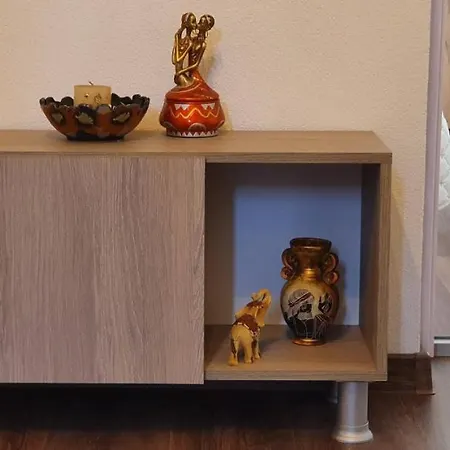 юлия делукс I *